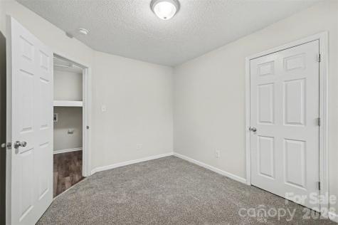 1910 Parkdale Avenue Gastonia NC 28052