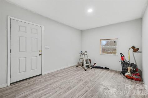 1910 Parkdale Avenue Gastonia NC 28052
