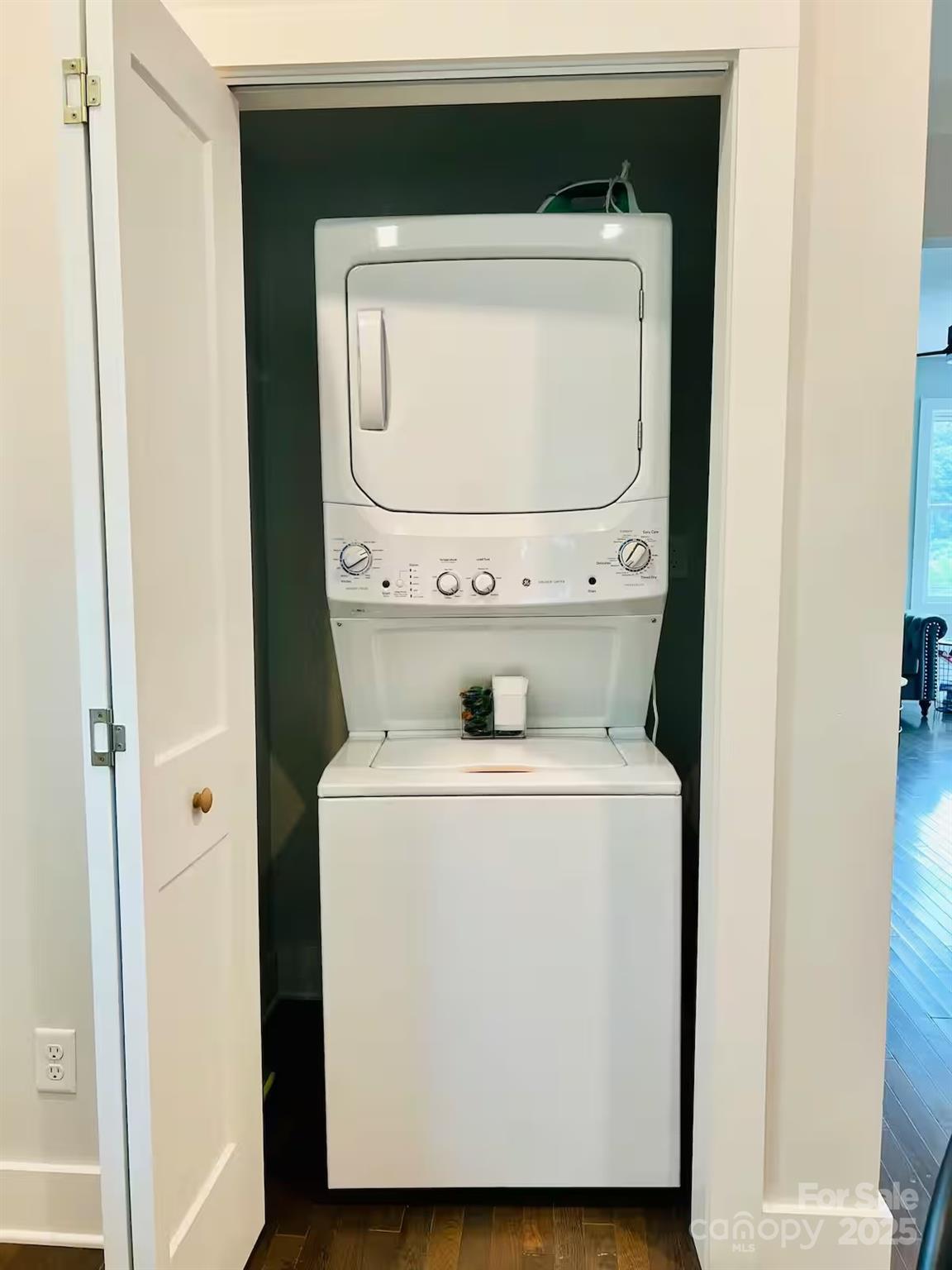 1057 Riverside Drive Asheville NC 28804