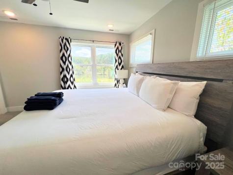 1057 Riverside Drive Asheville NC 28804