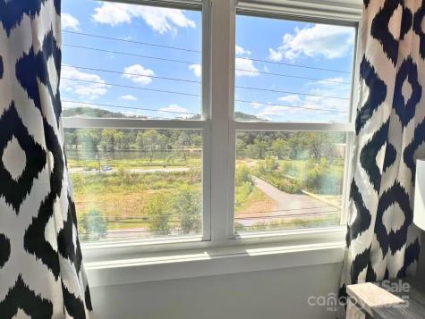 1057 Riverside Drive Asheville NC 28804