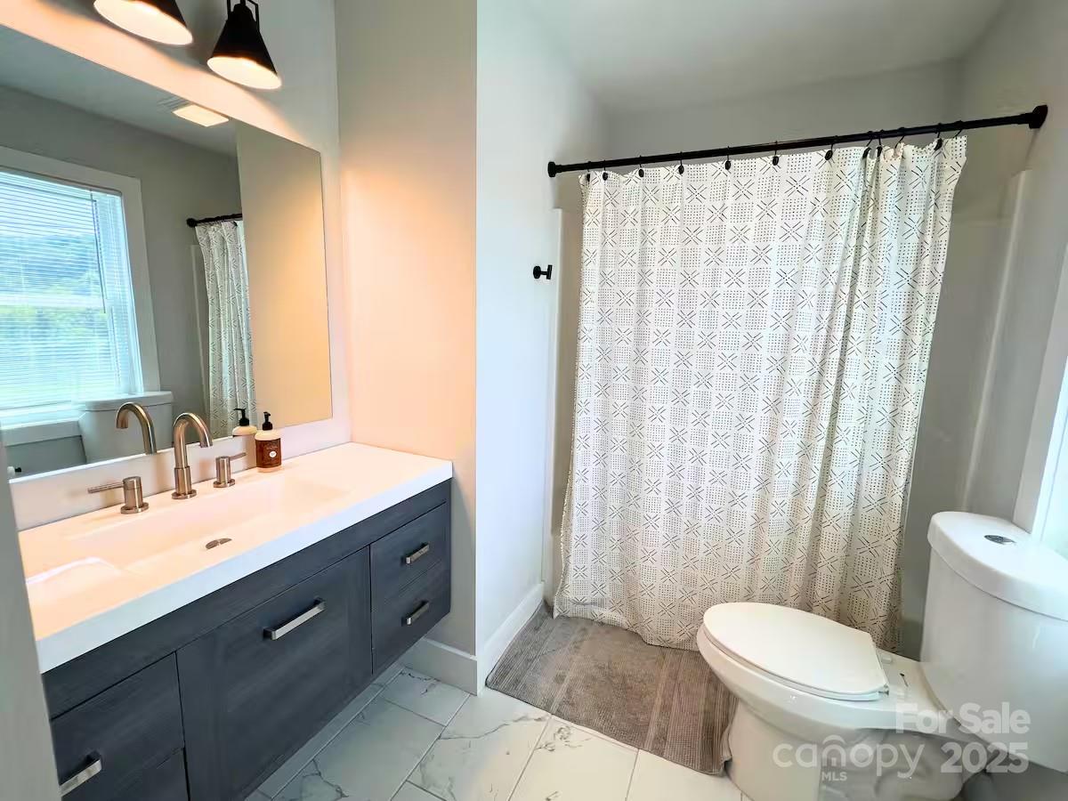 1057 Riverside Drive Asheville NC 28804