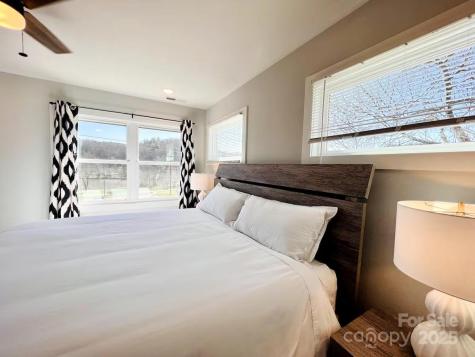 1057 Riverside Drive Asheville NC 28804