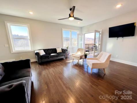 1057 Riverside Drive Asheville NC 28804