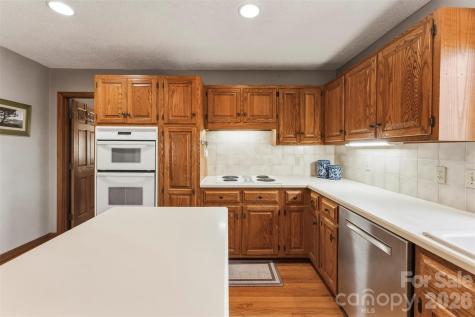 10 Thornwood Court Clover SC 29710