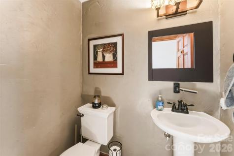 10 Thornwood Court Clover SC 29710
