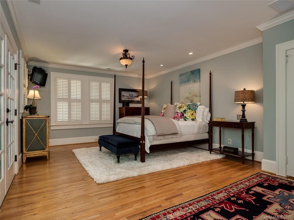 2015 Dilworth Road W Charlotte NC 28203