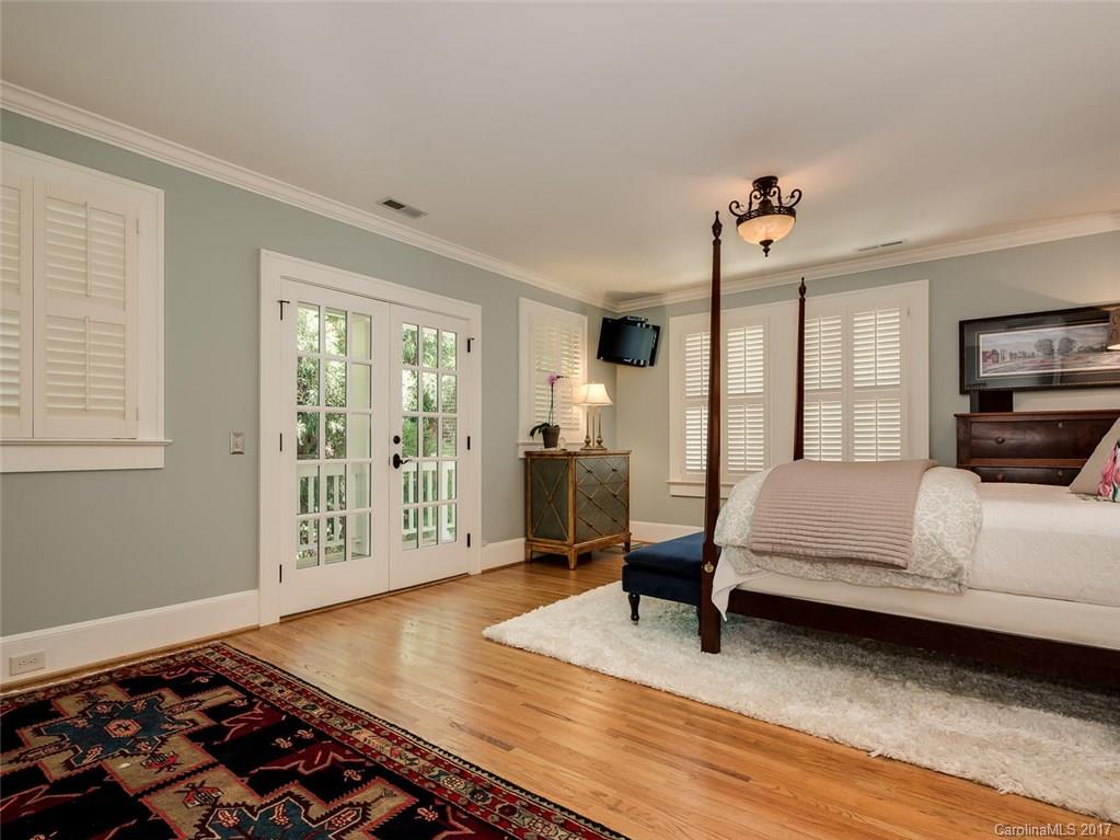 2015 Dilworth Road W Charlotte NC 28203