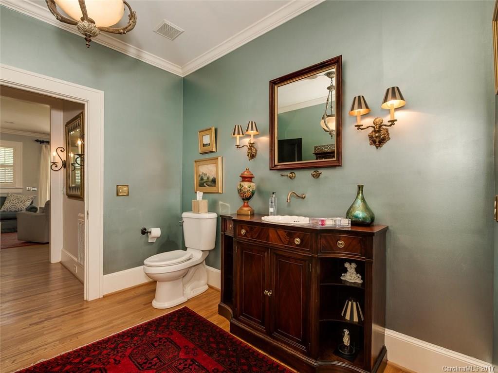 2015 Dilworth Road W Charlotte NC 28203