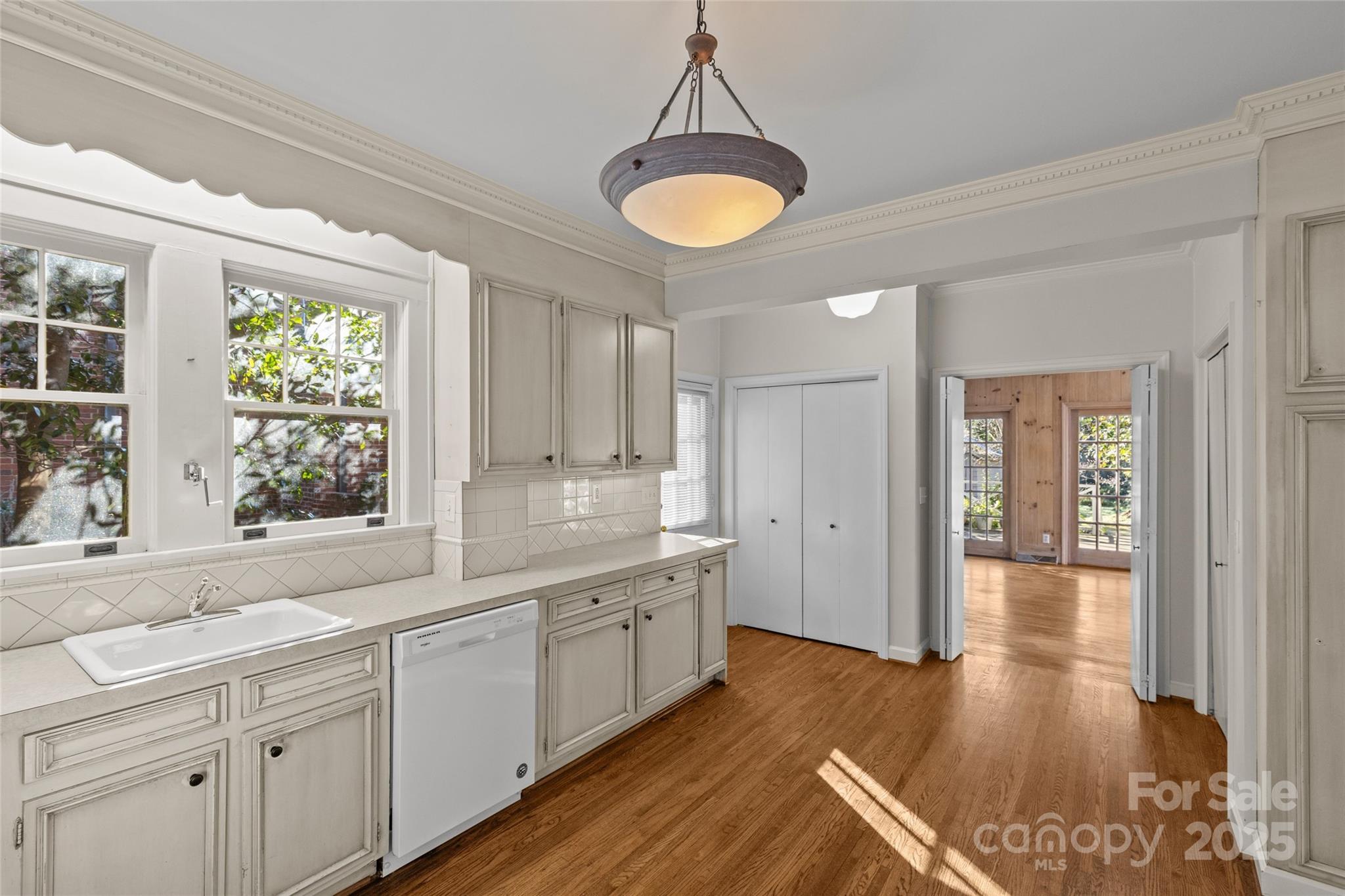 243 Ridgewood Avenue Charlotte NC 28209