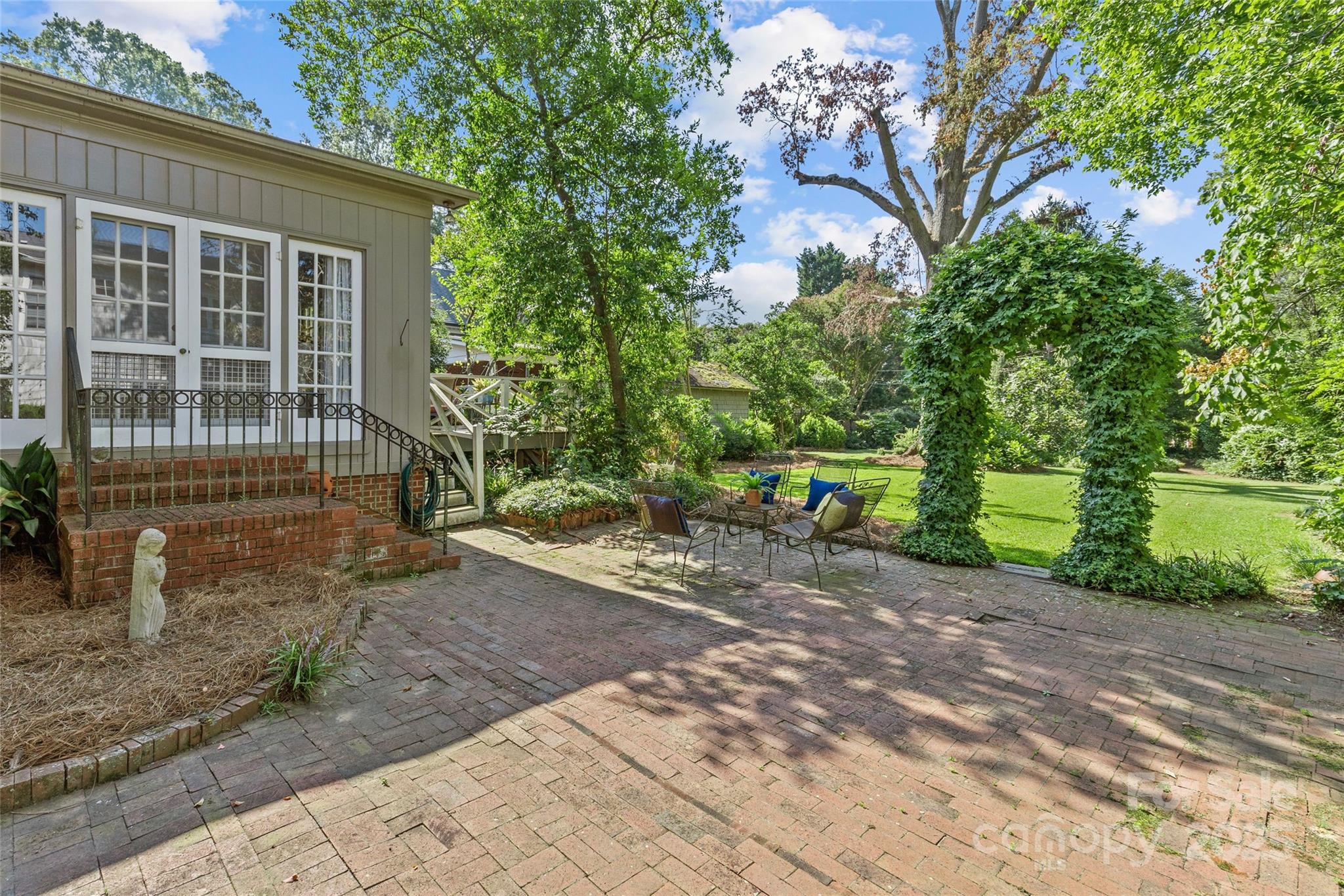 243 Ridgewood Avenue Charlotte NC 28209