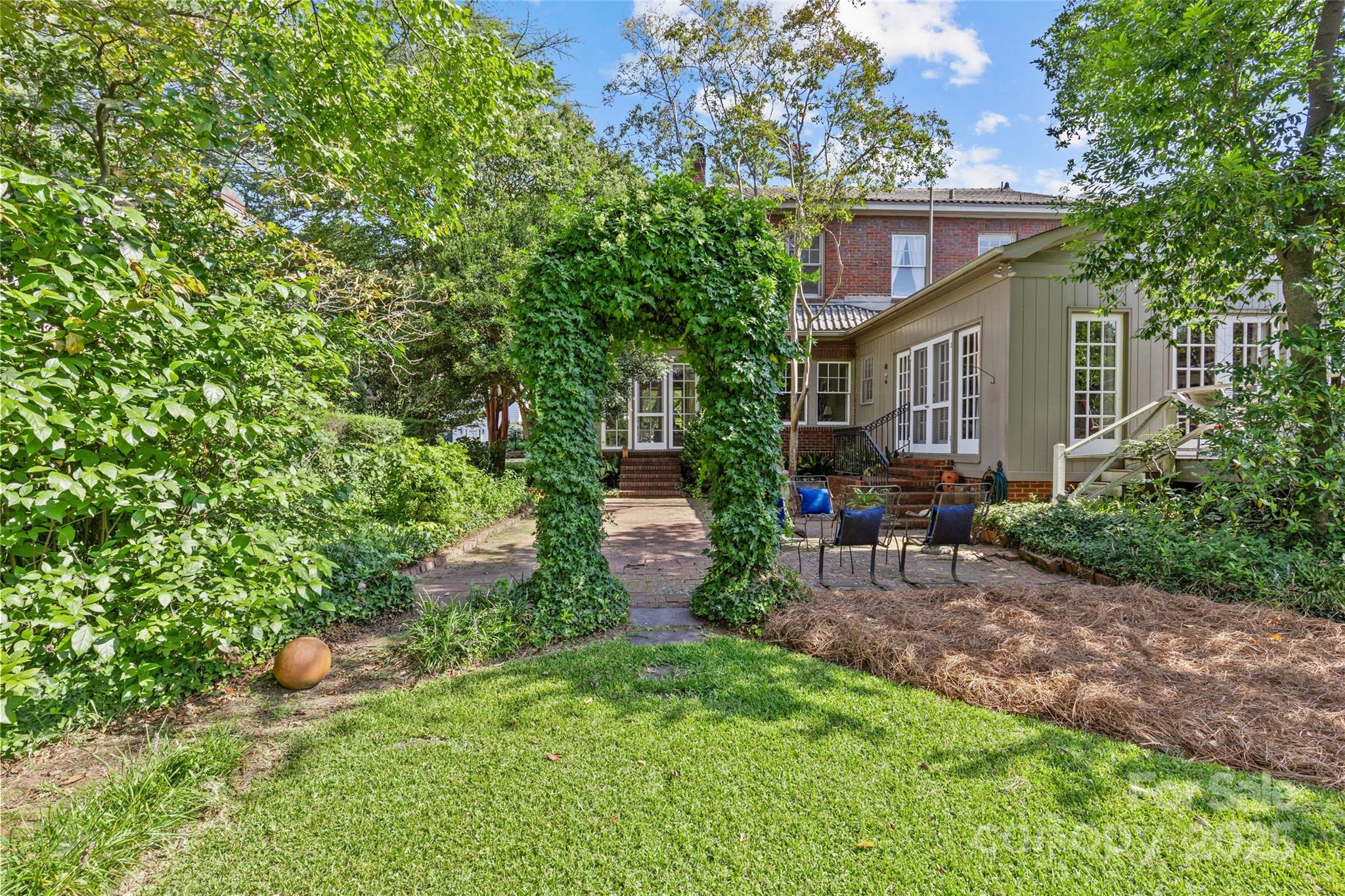 243 Ridgewood Avenue Charlotte NC 28209