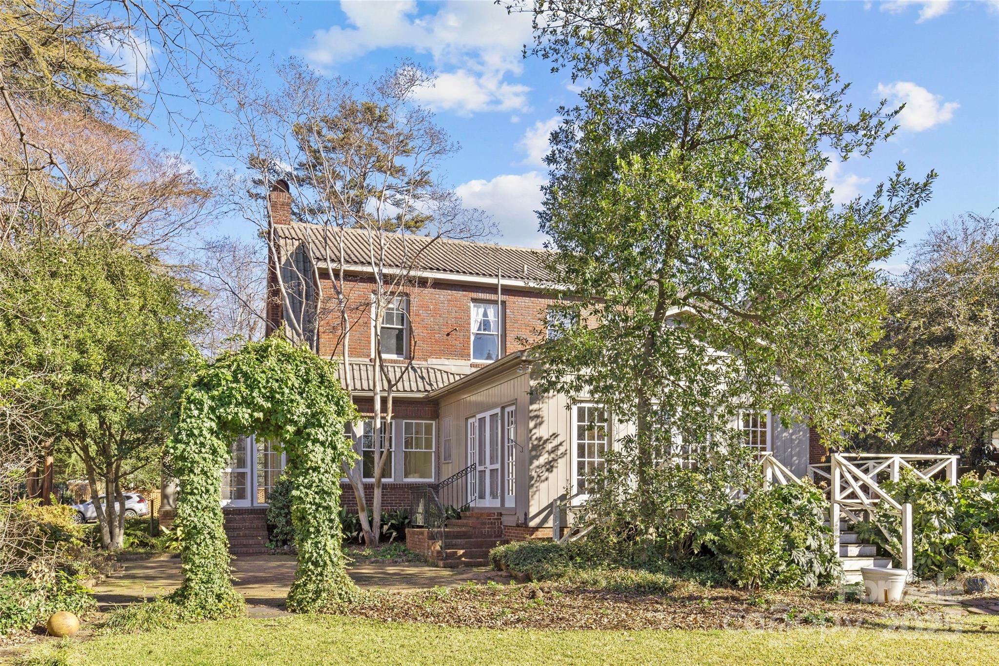 243 Ridgewood Avenue Charlotte NC 28209