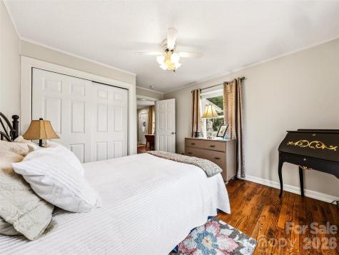 55 Pressley Avenue Brevard NC 28712