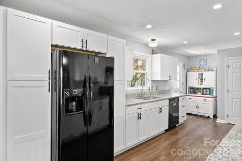 4 Austin Drive Asheville NC 28805