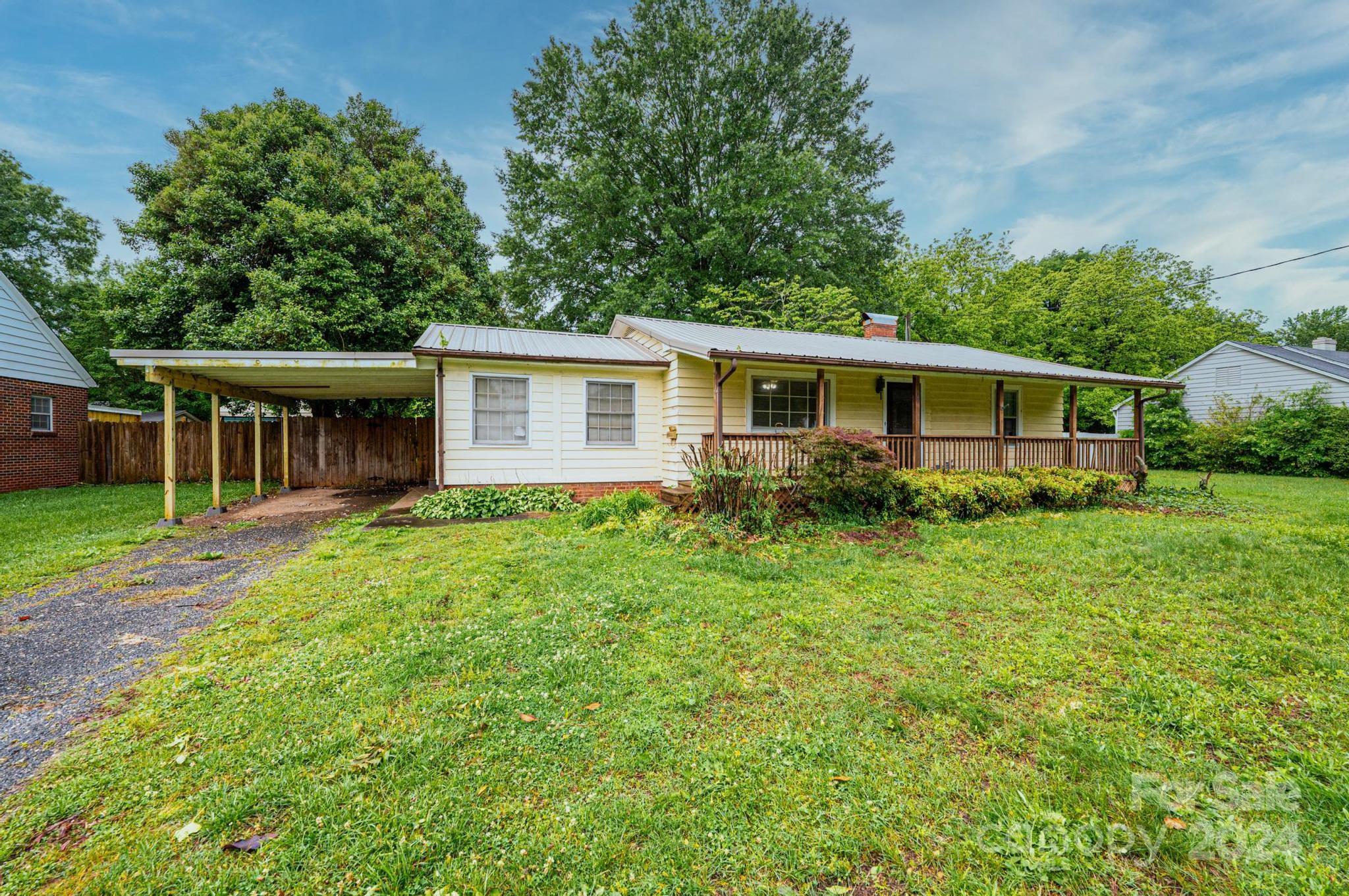 49 20th Avenue NW Hickory NC 28601