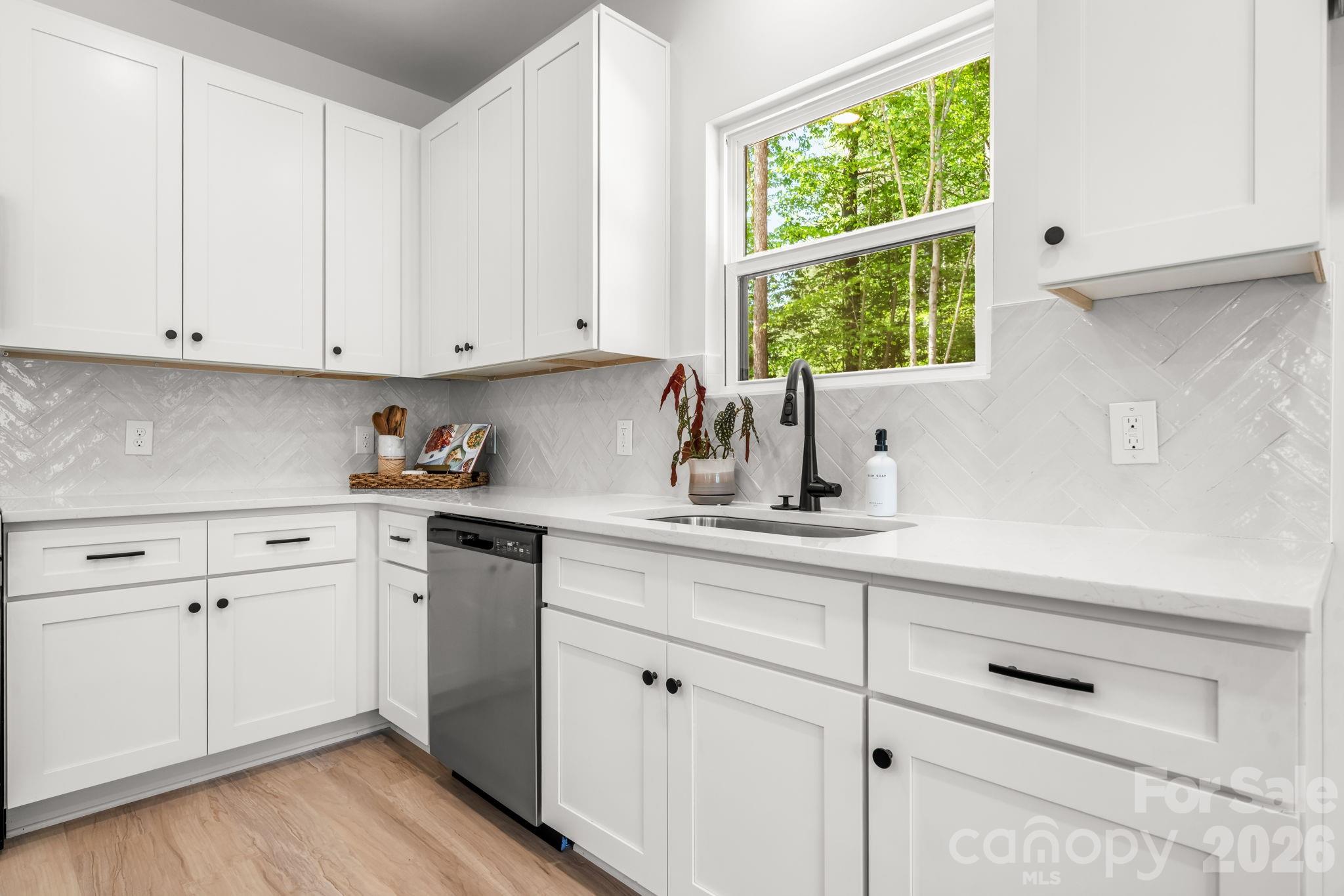 5256 Whitewater Drive Hickory NC 28601