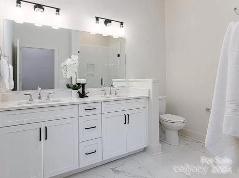 17 Macallan Lane Asheville NC 28805