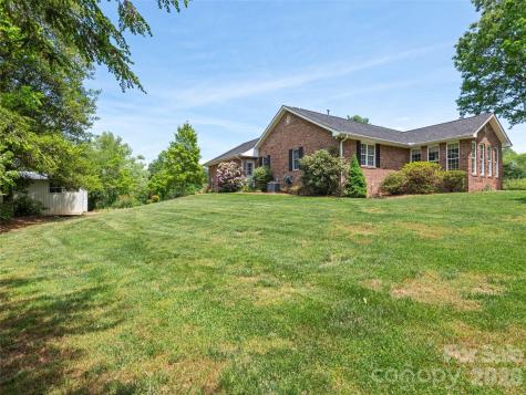 45 Presbyterian Church Road Mills River NC 28759