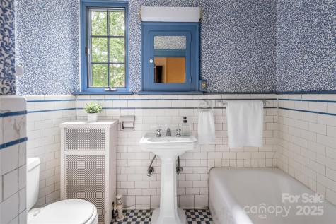 21 Lynwood Road Asheville NC 28804