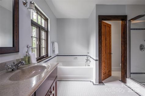 21 Lynwood Road Asheville NC 28804