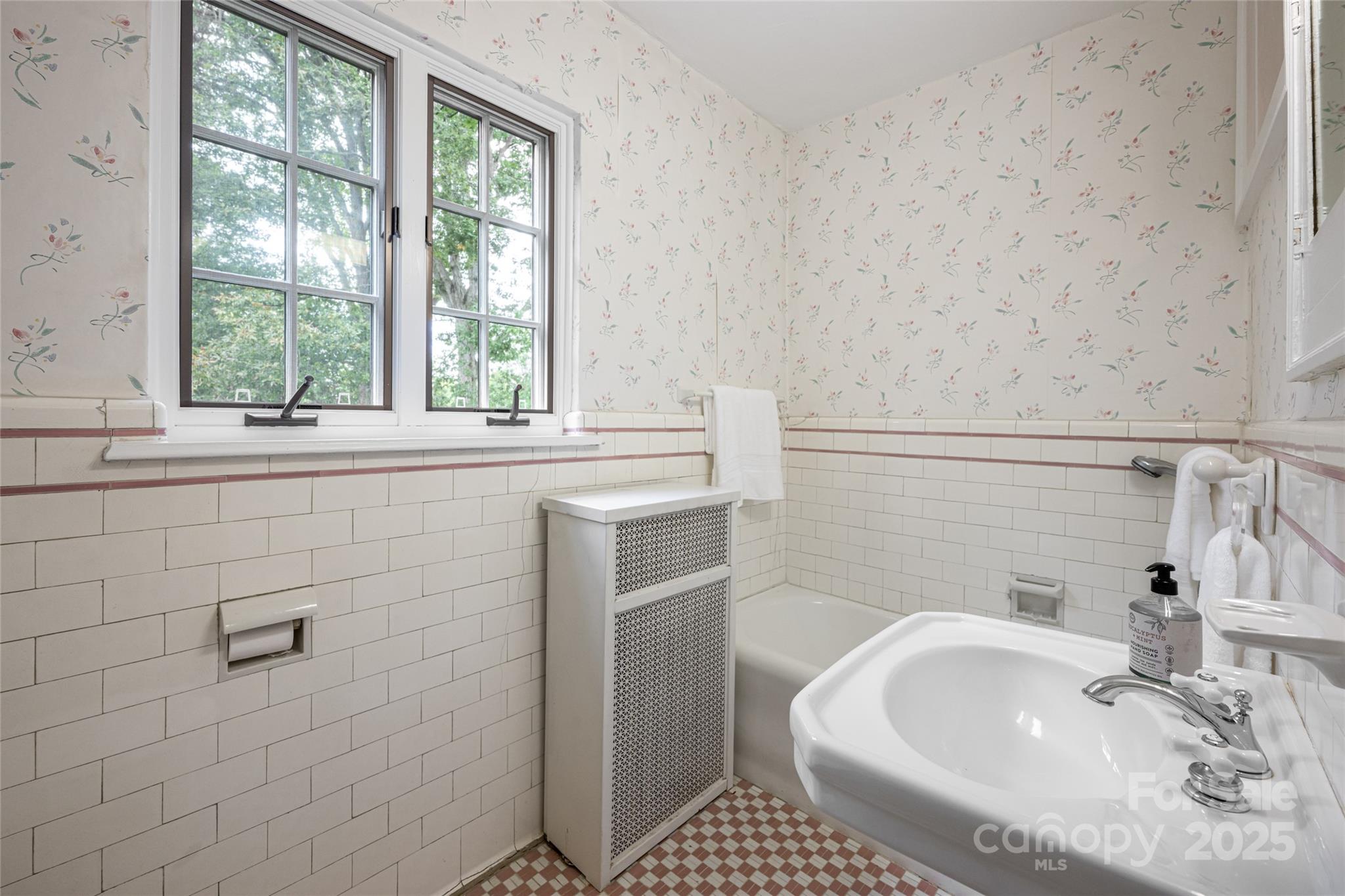 21 Lynwood Road Asheville NC 28804