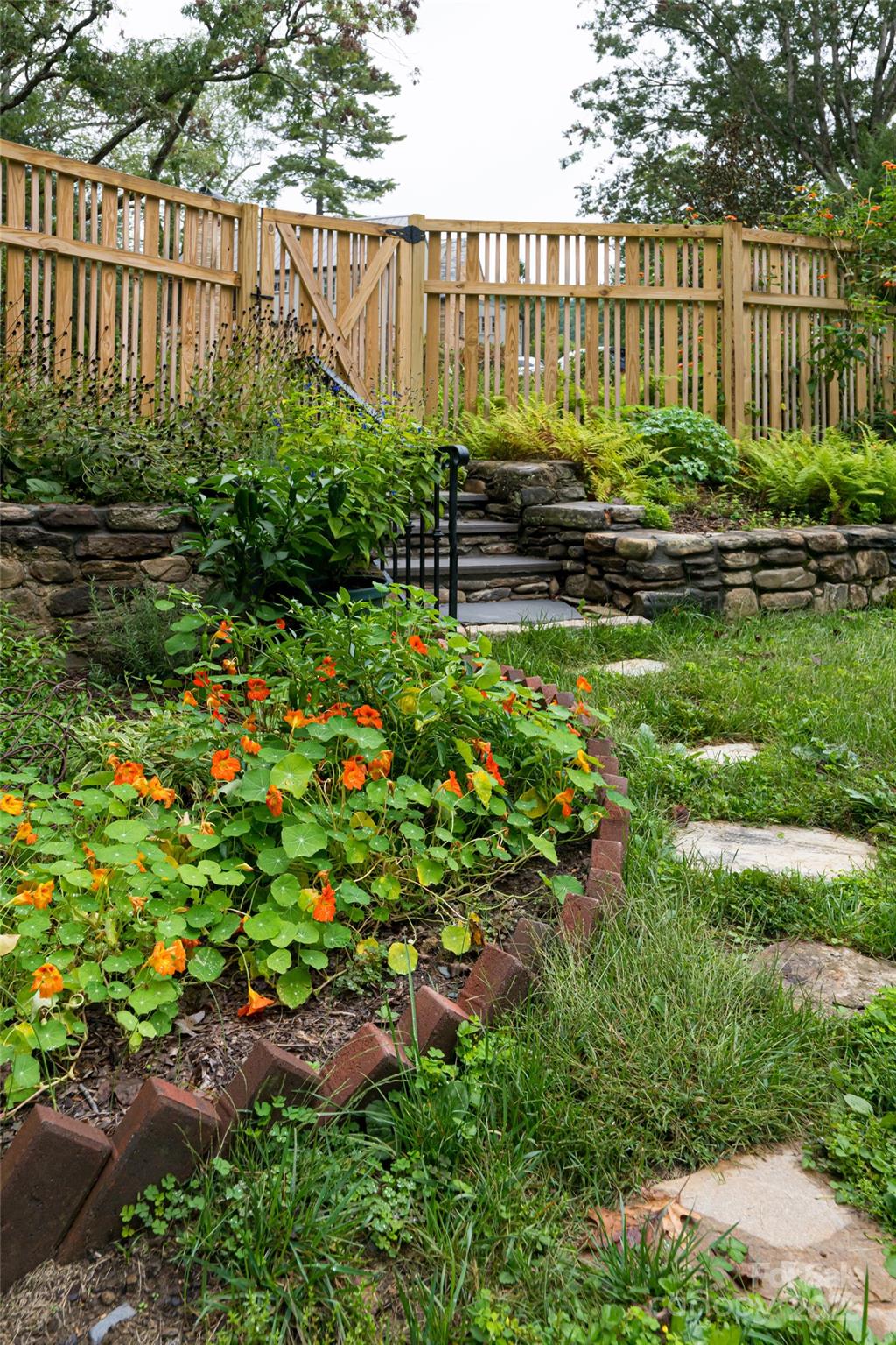 21 Lynwood Road Asheville NC 28804