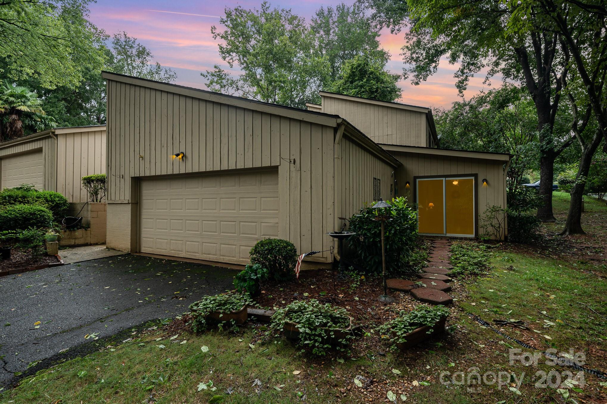 4019 Ivystone Court Charlotte NC 28277