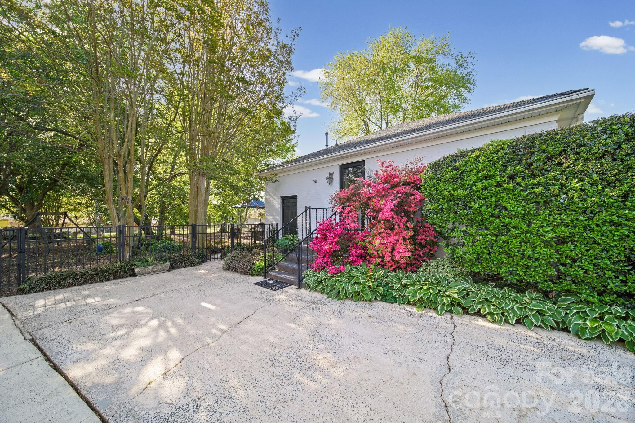 13539 Four Oaks Lane Matthews NC 28105