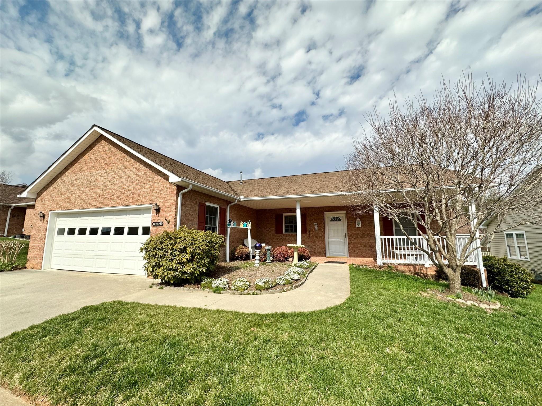 1232 Wexford Village Circle NE Lenoir NC 28645