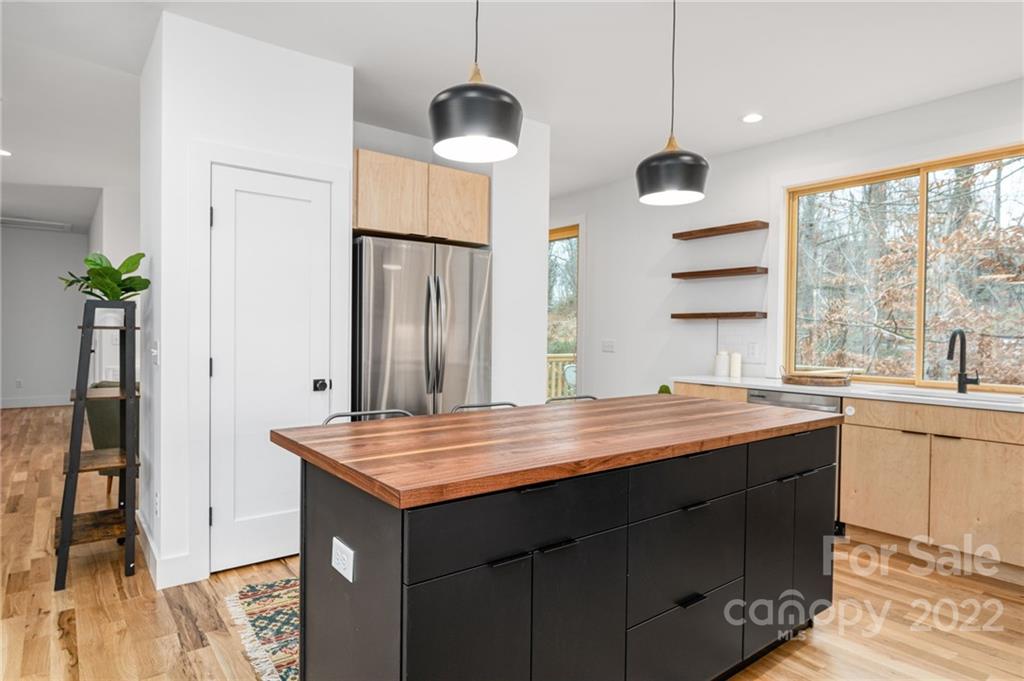 32 Hibriten Drive Asheville NC 28801