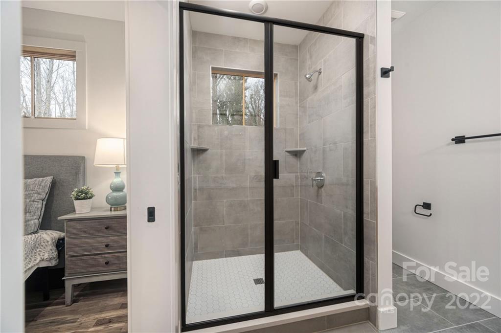 32 Hibriten Drive Asheville NC 28801