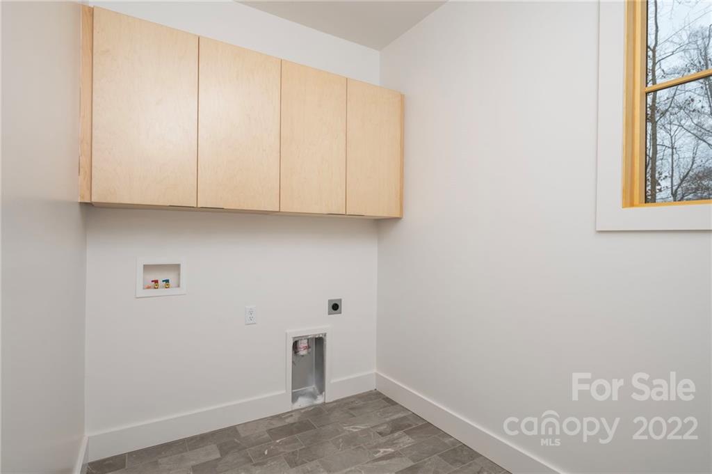 32 Hibriten Drive Asheville NC 28801