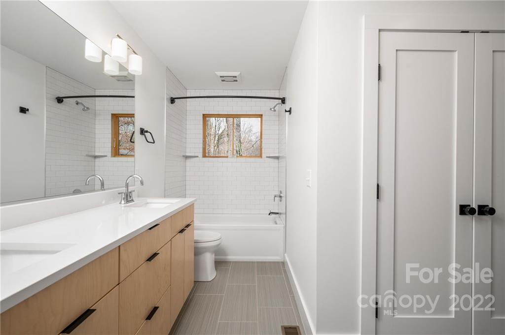 32 Hibriten Drive Asheville NC 28801