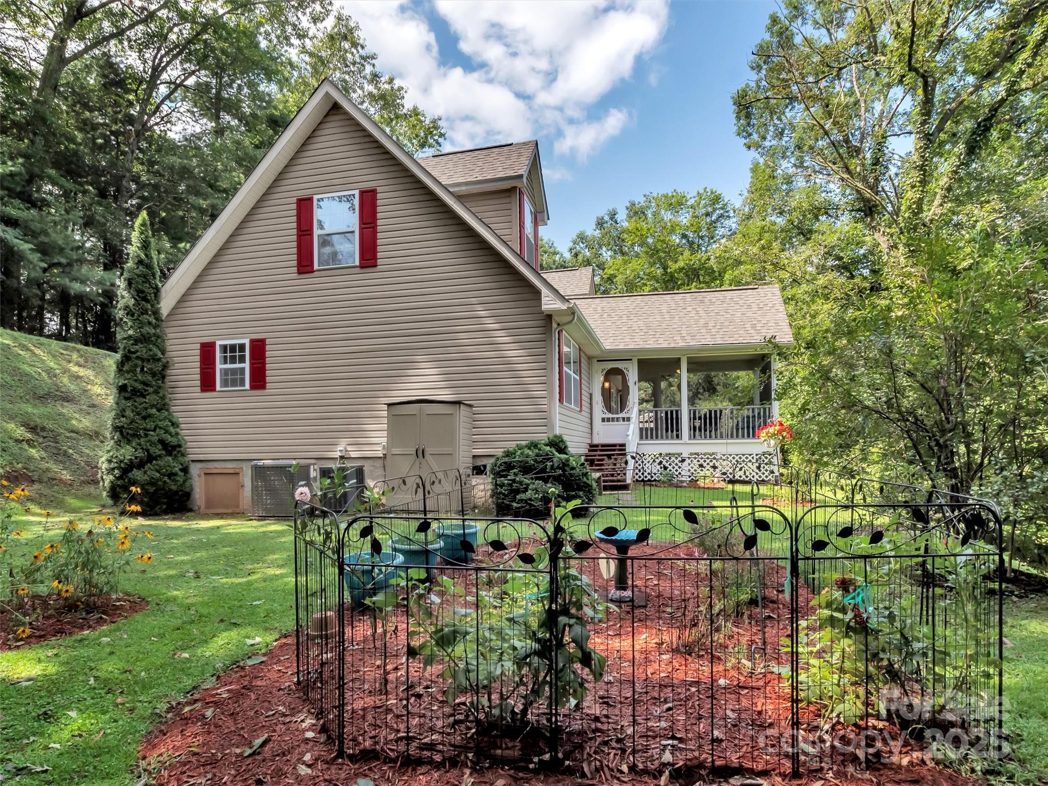 562 Beechwood Drive Sylva NC 28779