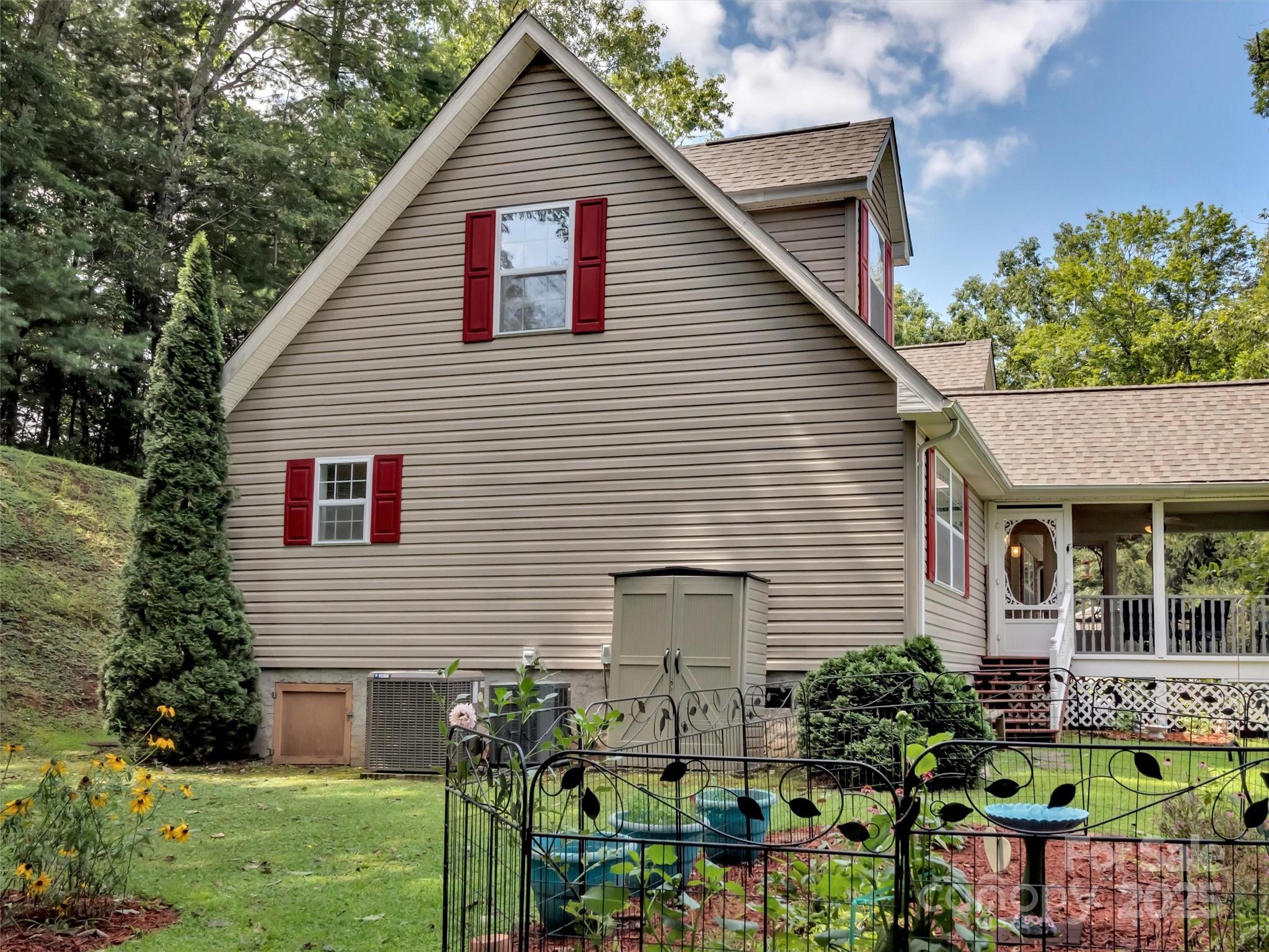 562 Beechwood Drive Sylva NC 28779
