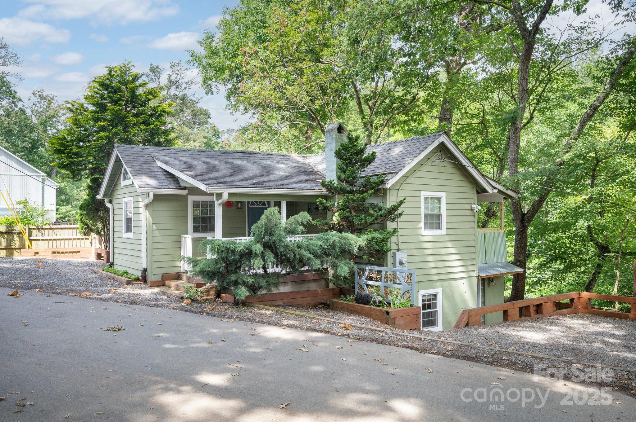 5 Arbutus Road Asheville NC 28805