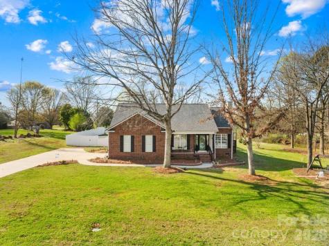 105 Laura Court Cherryville NC 28021