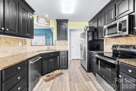 105 Laura Court Cherryville NC 28021