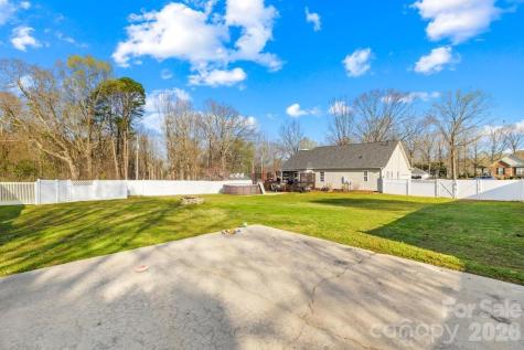 105 Laura Court Cherryville NC 28021