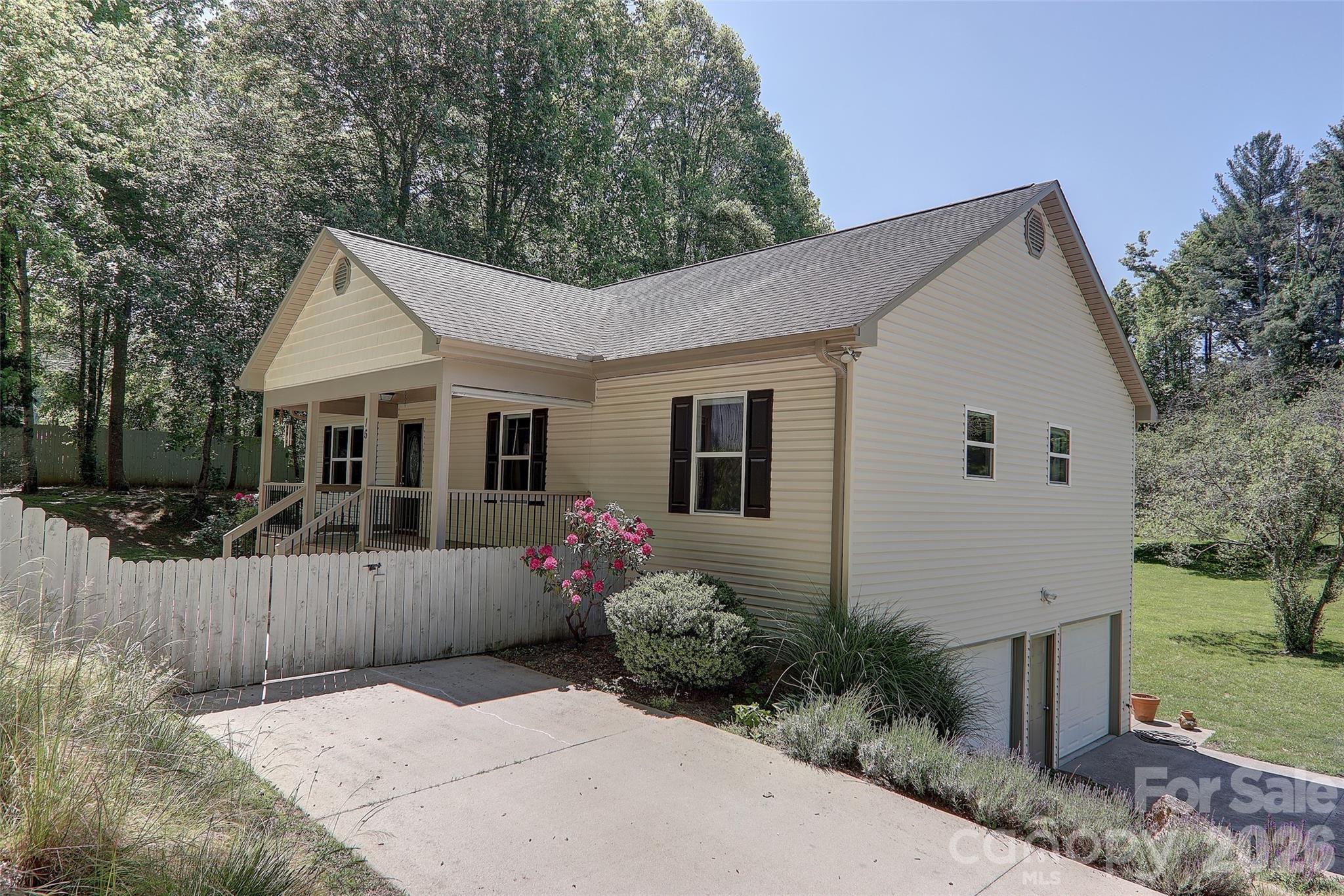 16 Southwood Drive Weaverville NC 28787