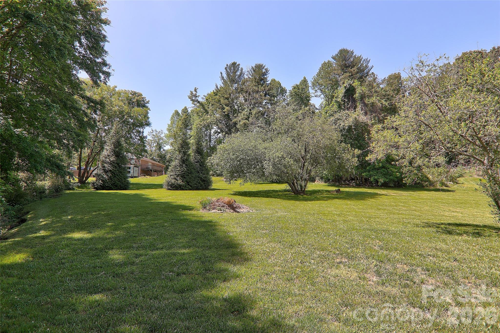 16 Southwood Drive Weaverville NC 28787