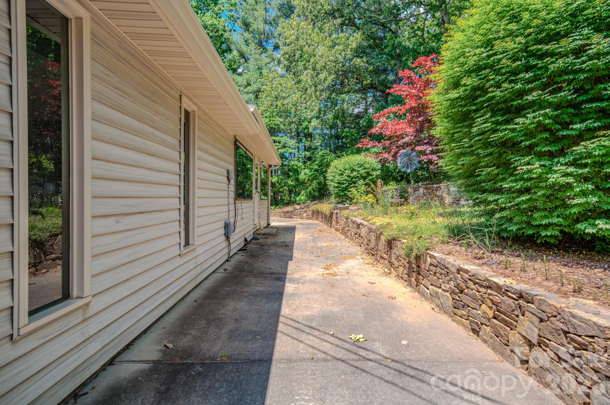 22 Tilson Trail Asheville NC 28805