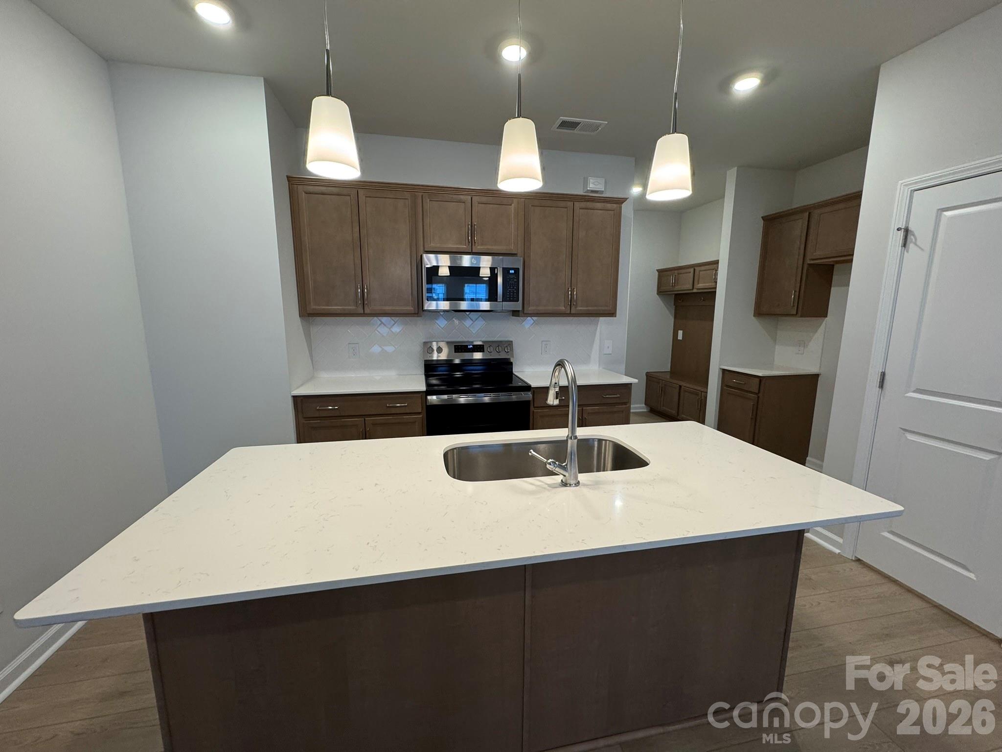 4632 Lakeview Road Charlotte NC 28216