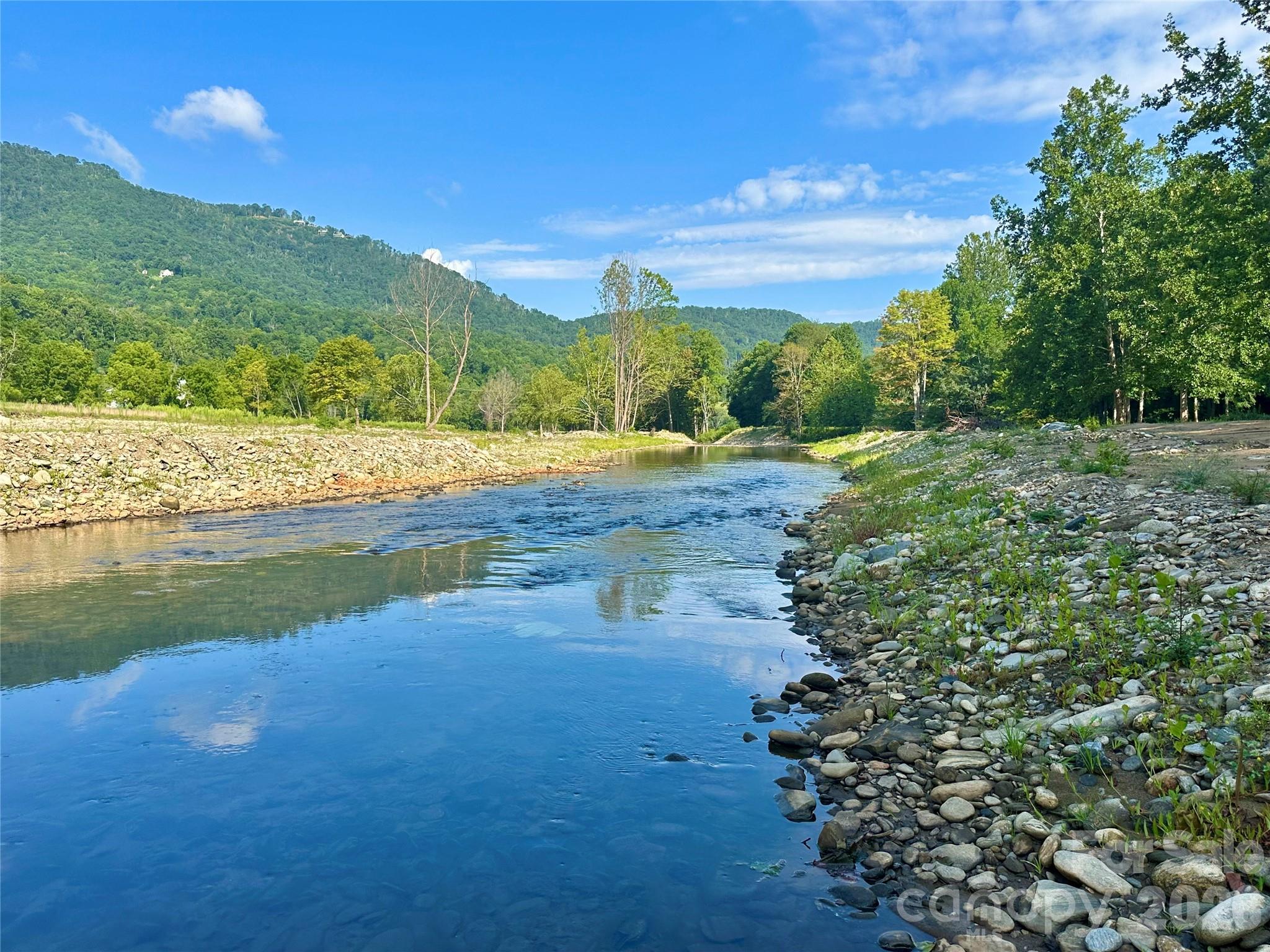 5381 State Hwy 197 S Highway Burnsville NC 28714