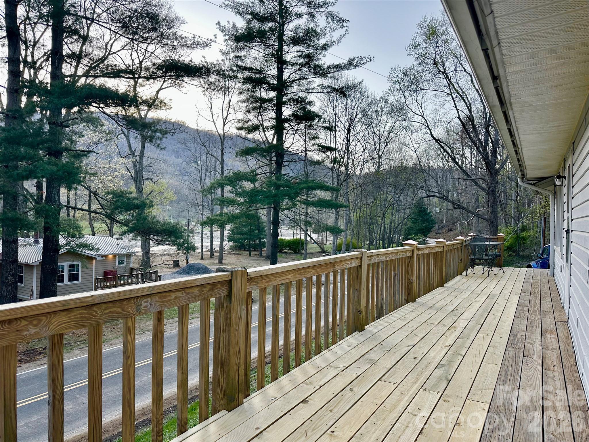 5381 State Hwy 197 S Highway Burnsville NC 28714