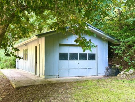 5381 State Hwy 197 S Highway Burnsville NC 28714