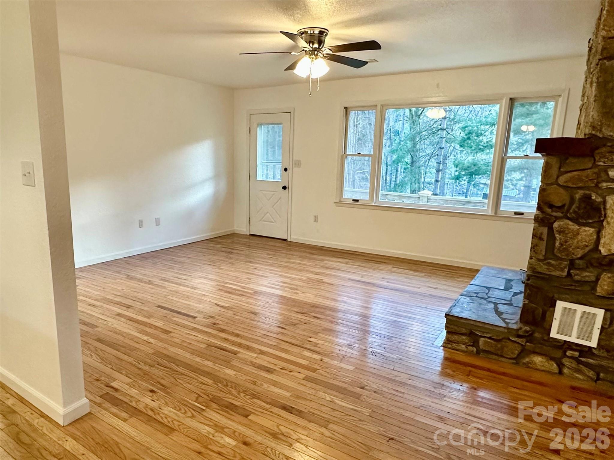 5381 State Hwy 197 S Highway Burnsville NC 28714