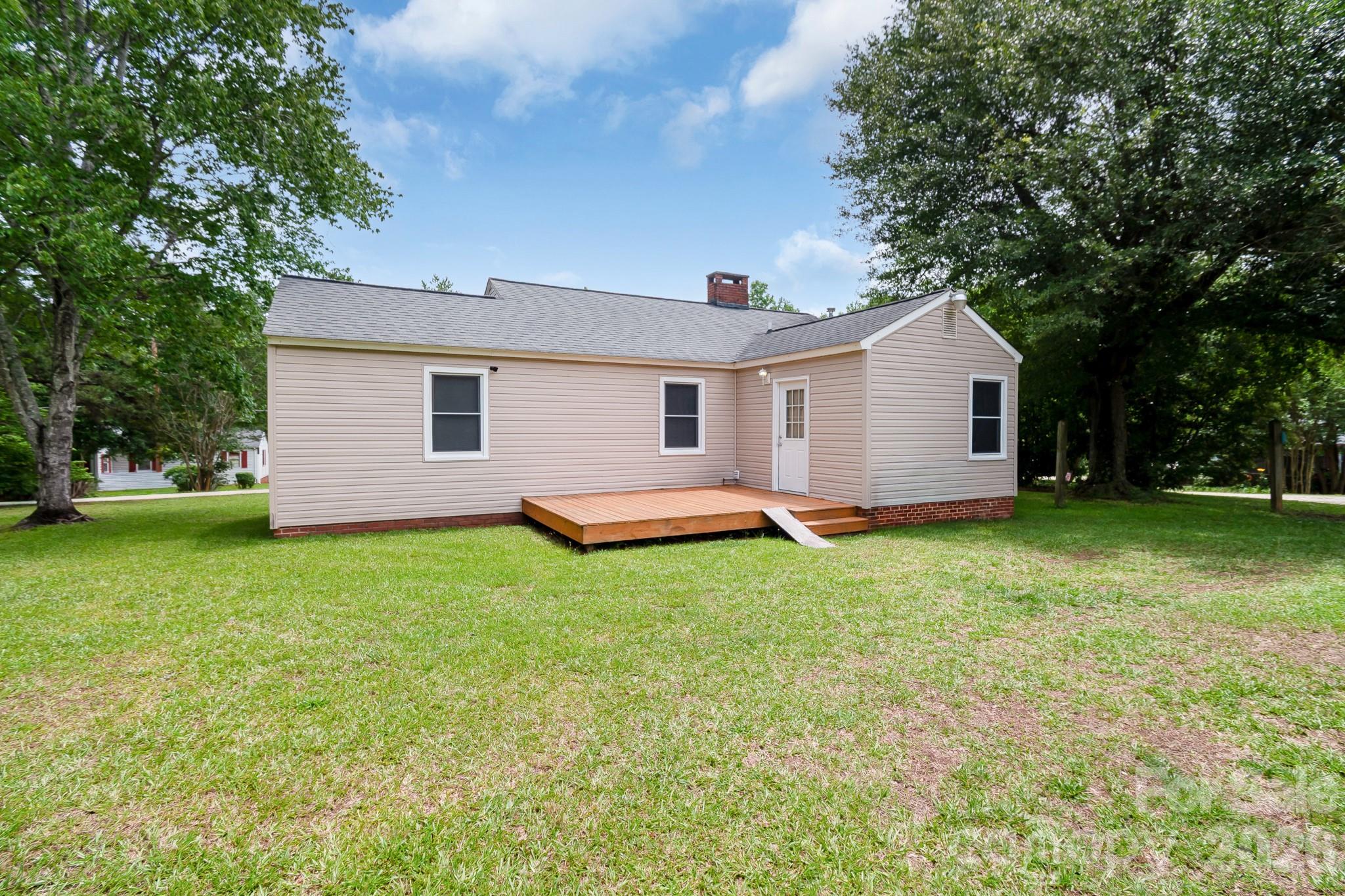 1604 Converse Street Lancaster SC 29720