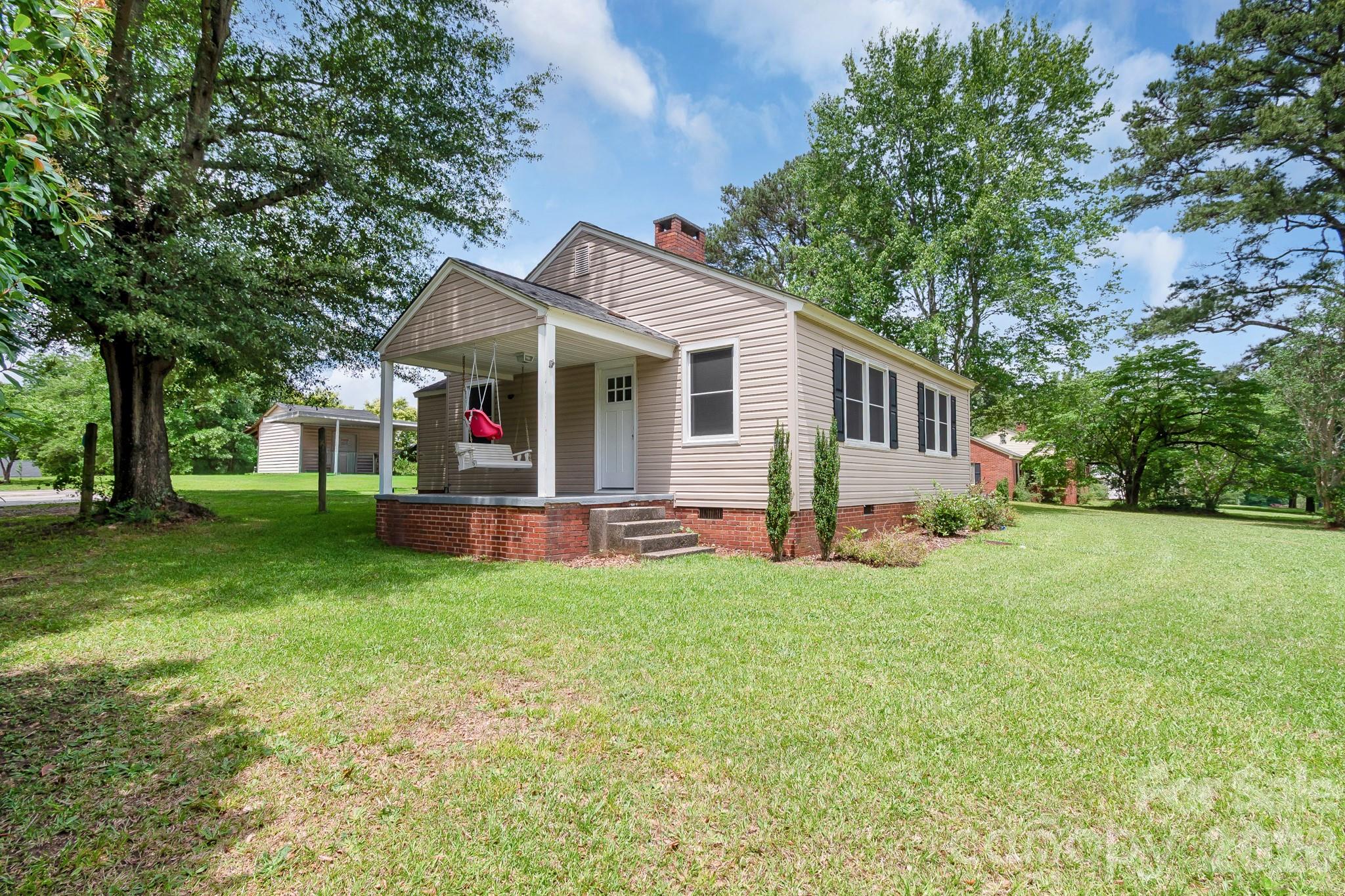 1604 Converse Street Lancaster SC 29720